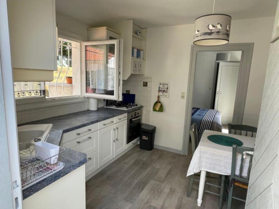 サン・ジョルジュ・ド・ディドンヌ Adorable Petite Maison A 400M De La Merヴィラ エクステリア 写真