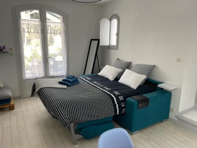 サン・ジョルジュ・ド・ディドンヌ Adorable Petite Maison A 400M De La Merヴィラ エクステリア 写真